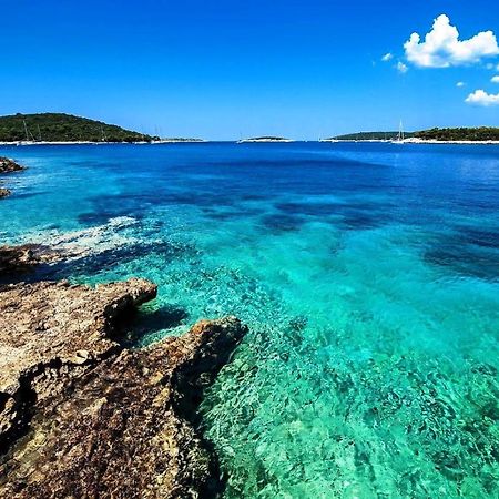 Apartments By The Sea Maslinica, Solta - 14748 Εξωτερικό φωτογραφία