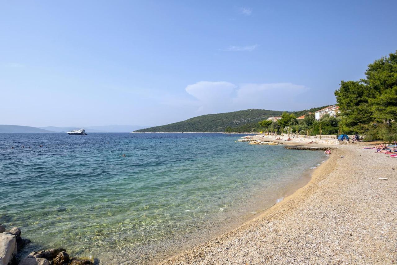 Apartments By The Sea Maslinica, Solta - 14748 Εξωτερικό φωτογραφία