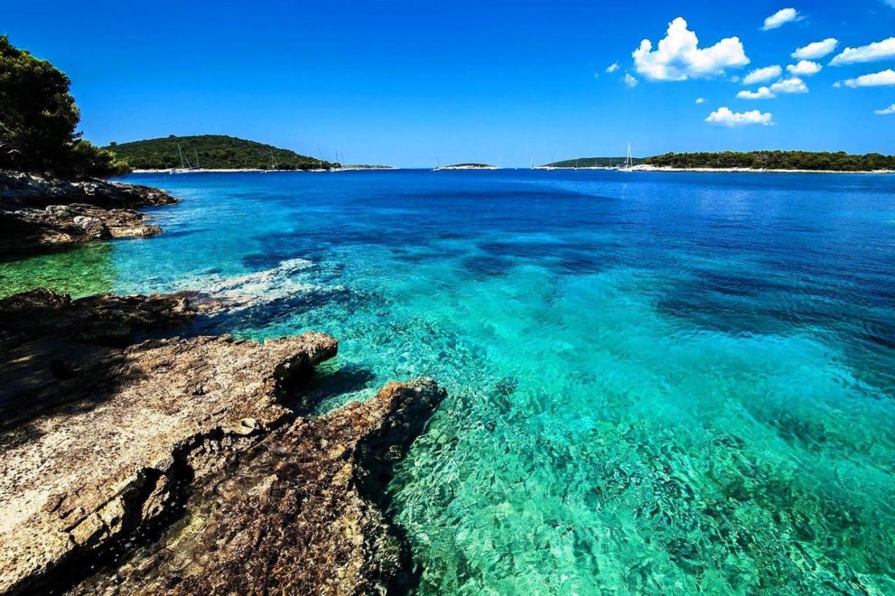 Apartments By The Sea Maslinica, Solta - 14748 Εξωτερικό φωτογραφία