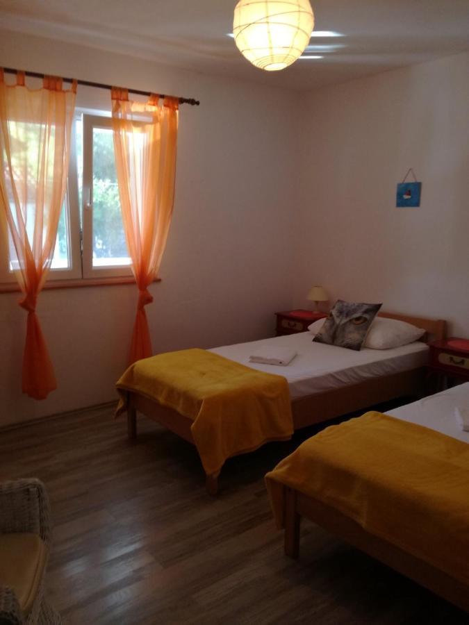 Apartments By The Sea Maslinica, Solta - 14748 Εξωτερικό φωτογραφία