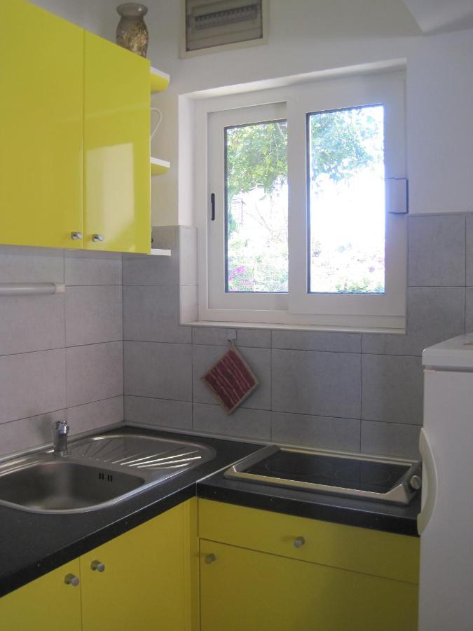 Apartments By The Sea Maslinica, Solta - 14748 Εξωτερικό φωτογραφία